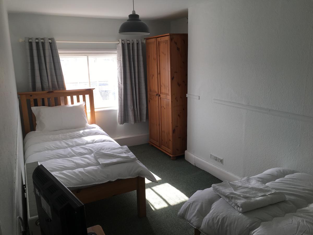 The Cross Keys Hotel Llanymynech Buitenkant foto