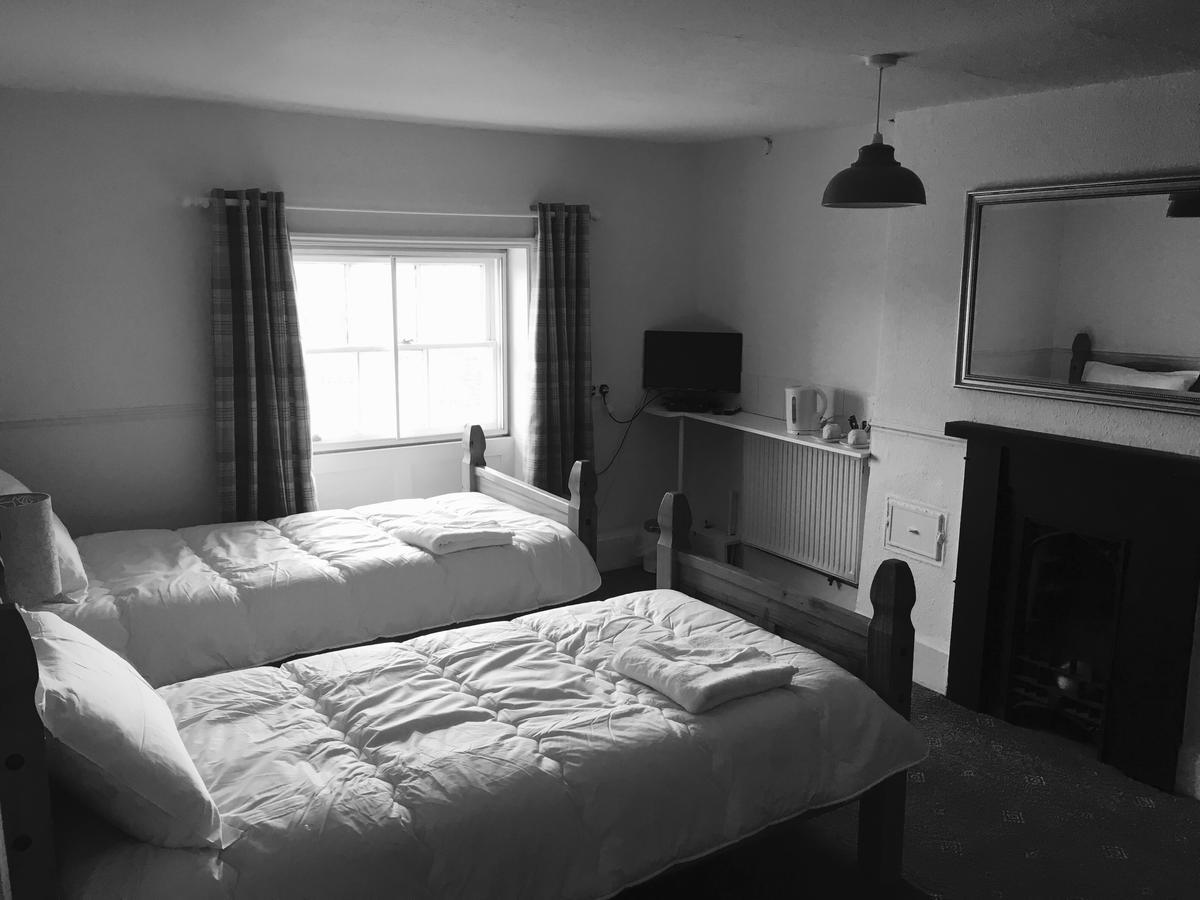 The Cross Keys Hotel Llanymynech Buitenkant foto
